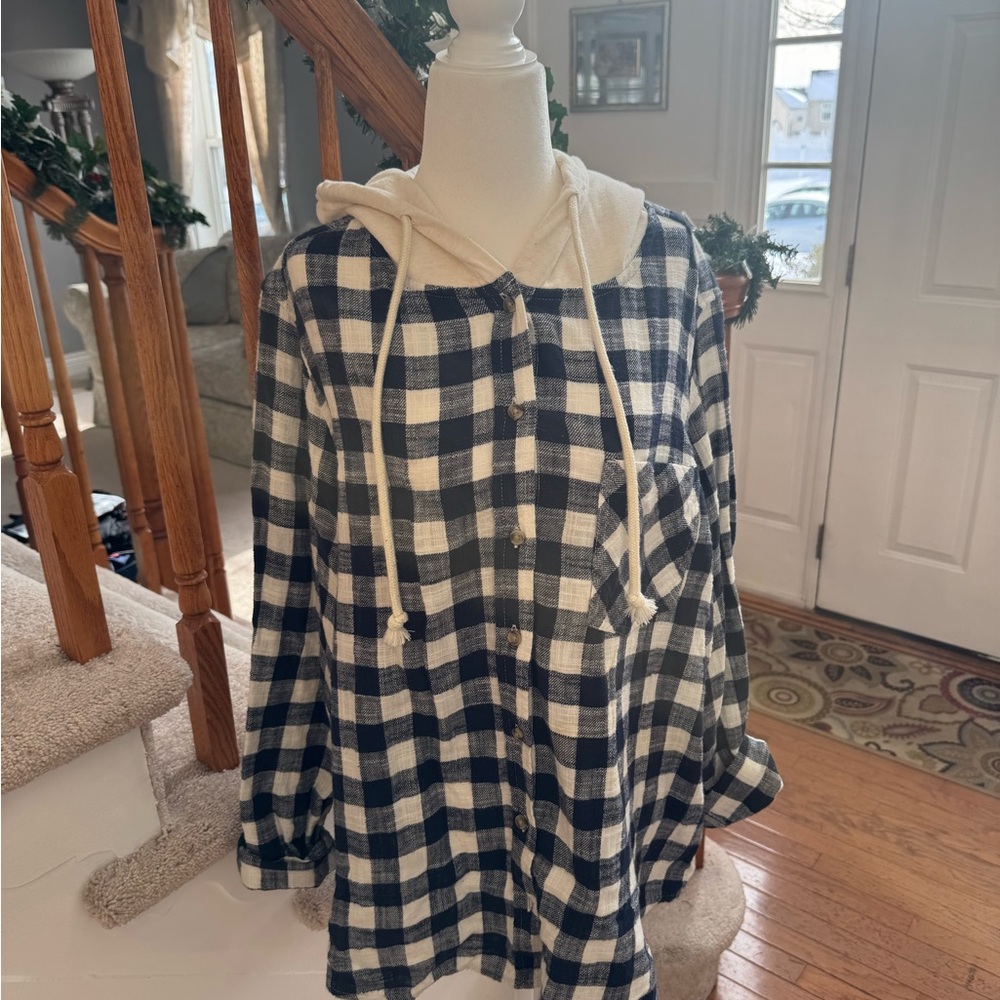Time and Tru Navy and White Checkered Hoodie